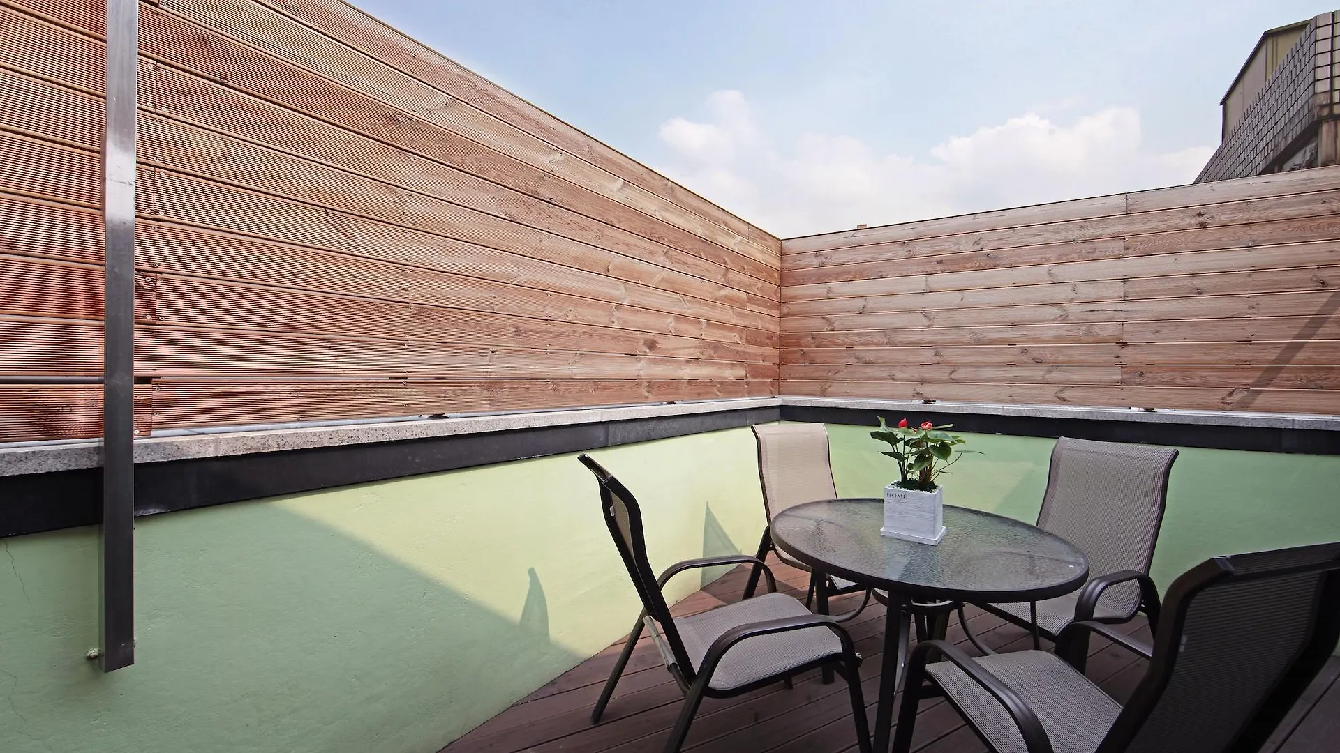 Starria Hostel Seoul 2*,  South Korea