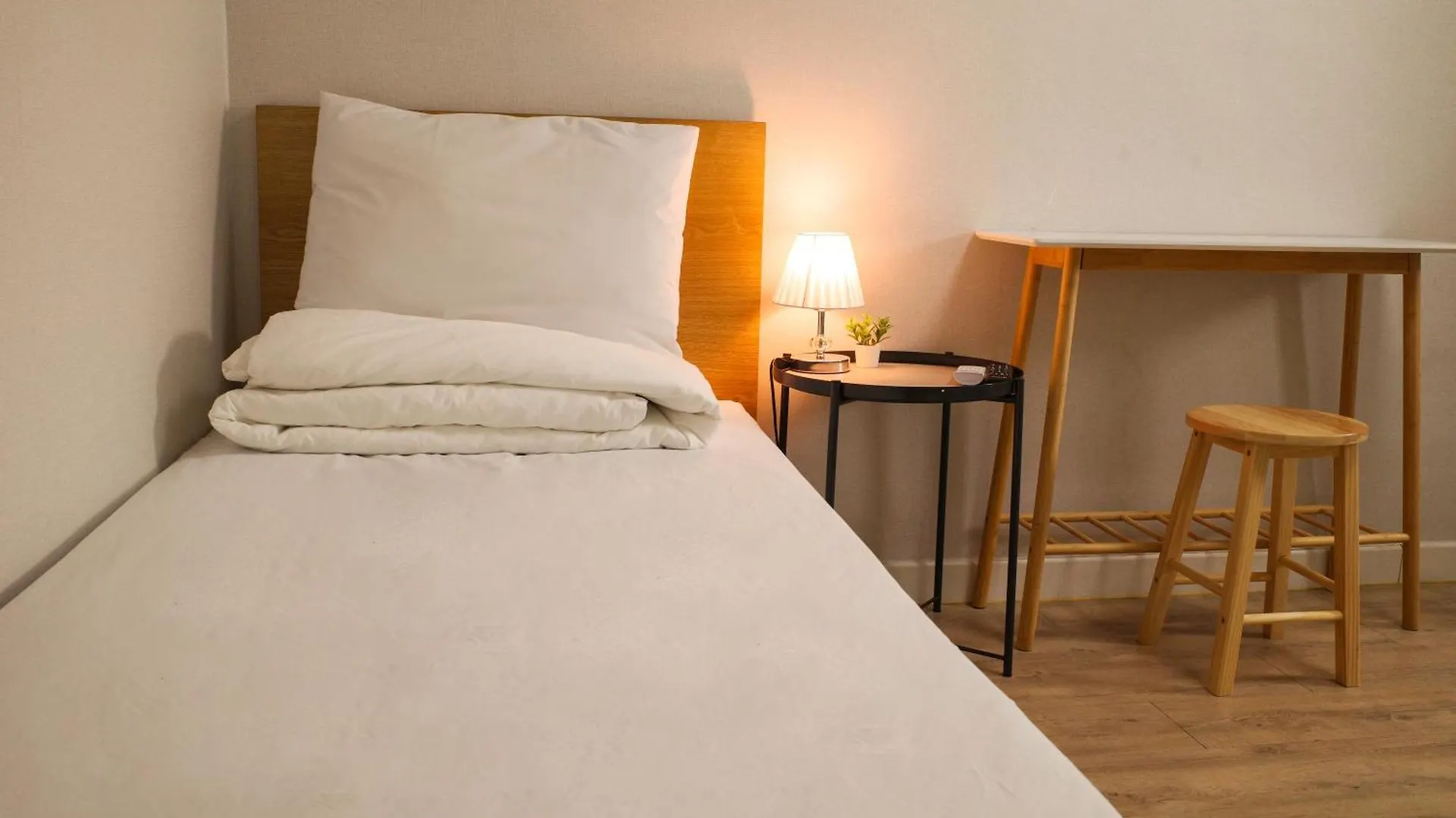 Starria Hostel Seoul 2*,