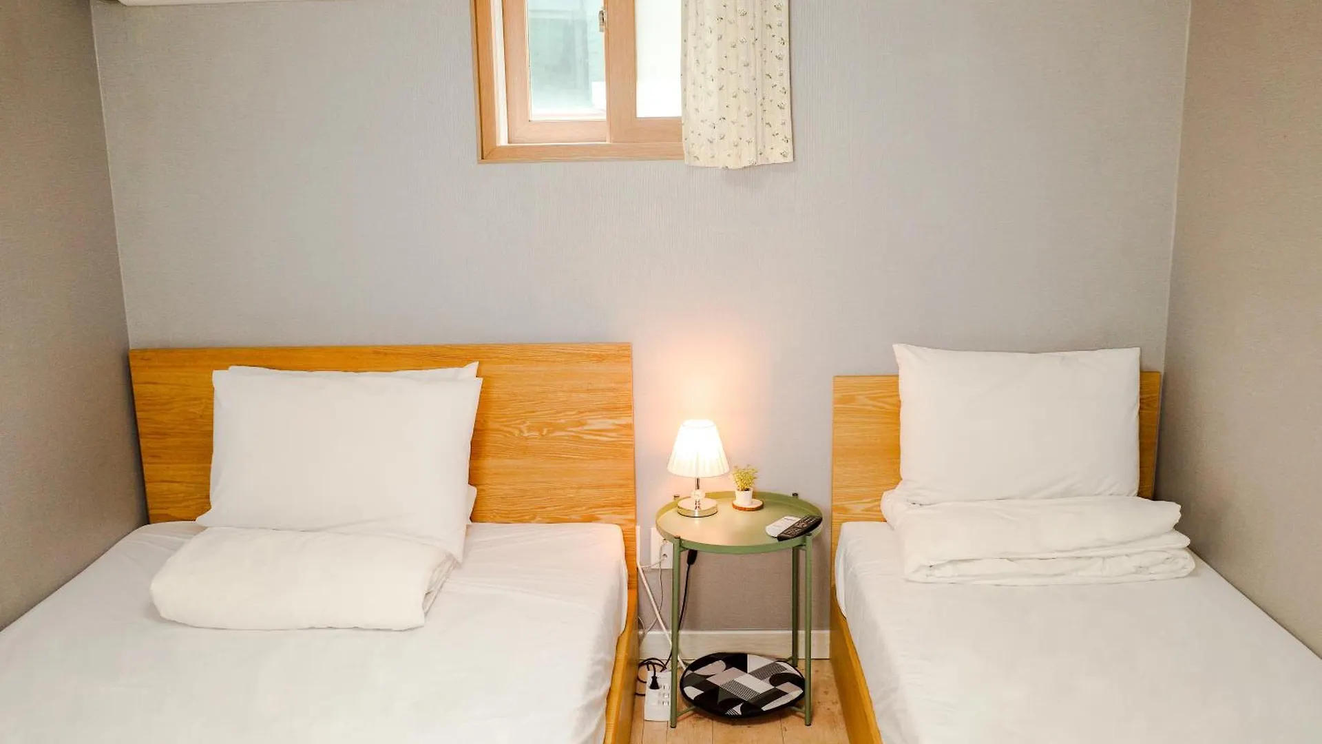 Starria Hostel Seoul 2*,  South Korea